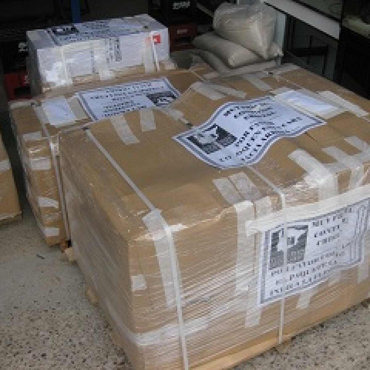 Mesa córner de 100x100 18 acuarios hispania embalaje 001 6ae2dd06